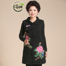 春秋時尚新選擇 中老年女裝花色馬甲外套的搭配魅力