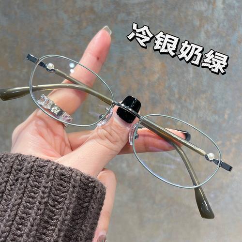 復古文藝之選 細框金屬眼鏡架的清雅魅力